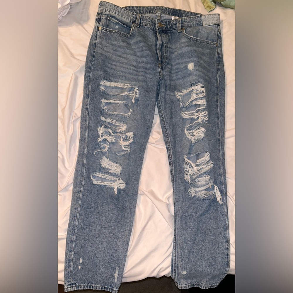 H&M Distressed Boyfriend High Waisted Jeans